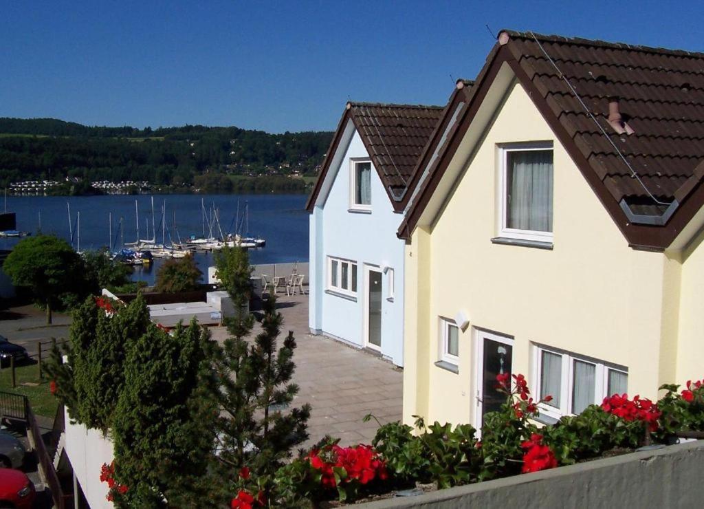 Gemutliche 93M2Fewo Mit 2 Schlafzimmern Und Seitlichem Seeblick Vom Balkon Scheid  Екстериор снимка