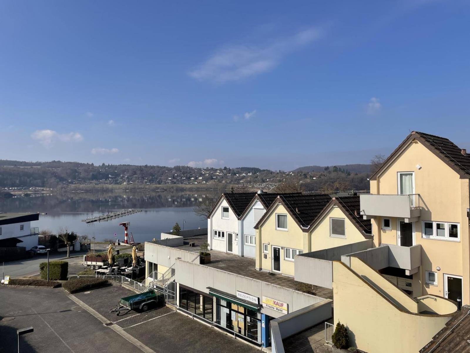 Gemutliche 93M2Fewo Mit 2 Schlafzimmern Und Seitlichem Seeblick Vom Balkon Scheid  Екстериор снимка